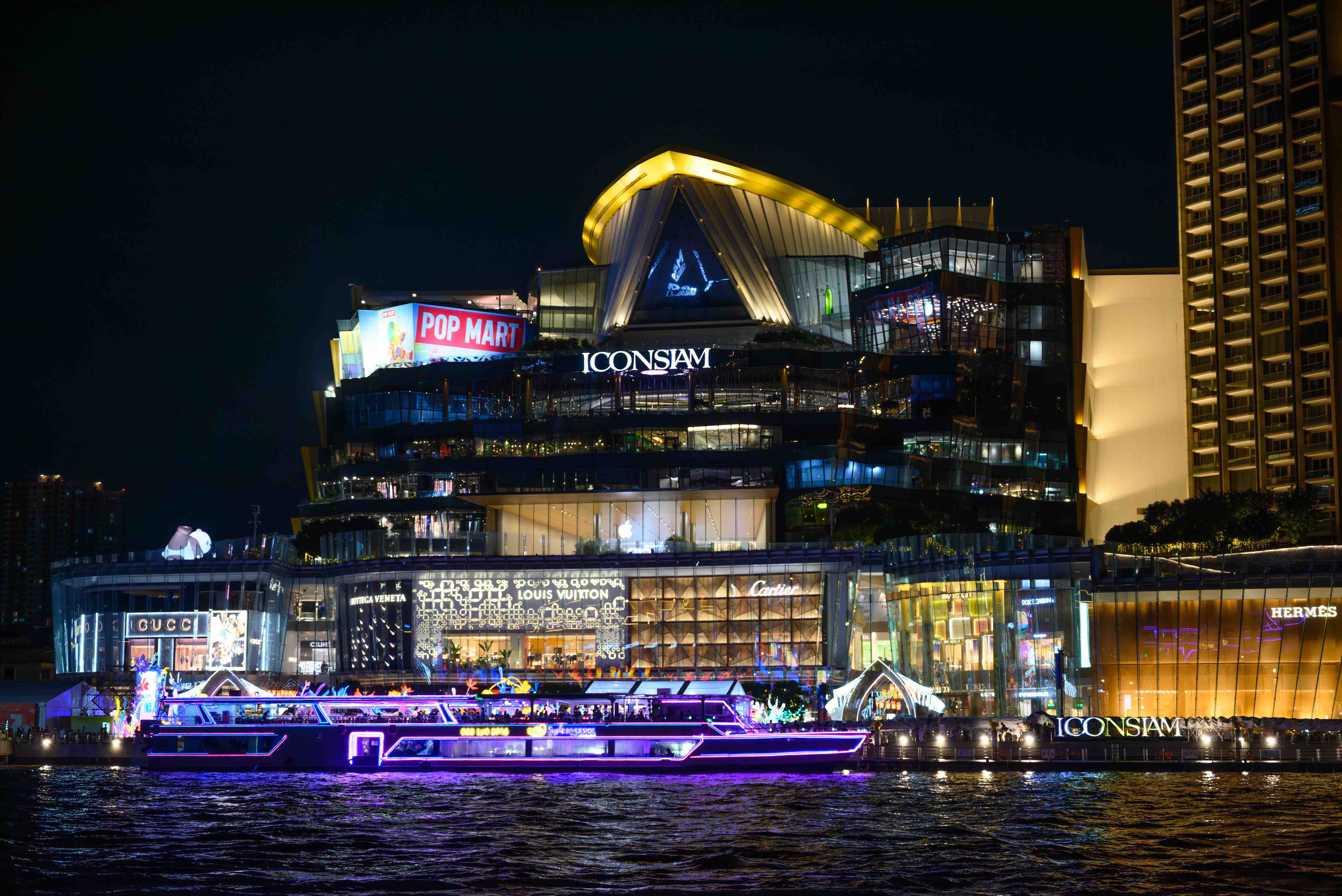 Wat Phra Kaew Golden Chedu