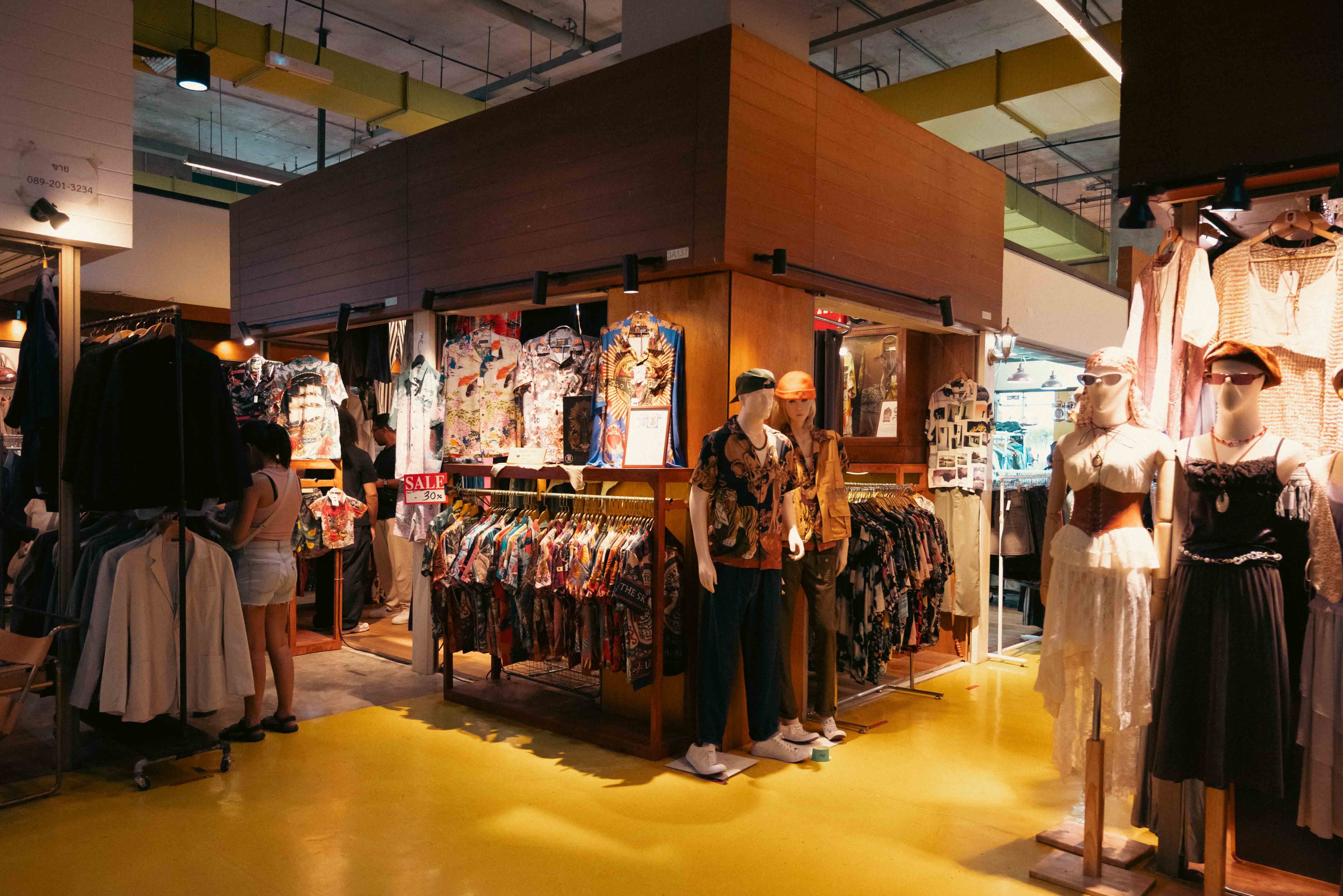 Red Building Vintage Chatuchak