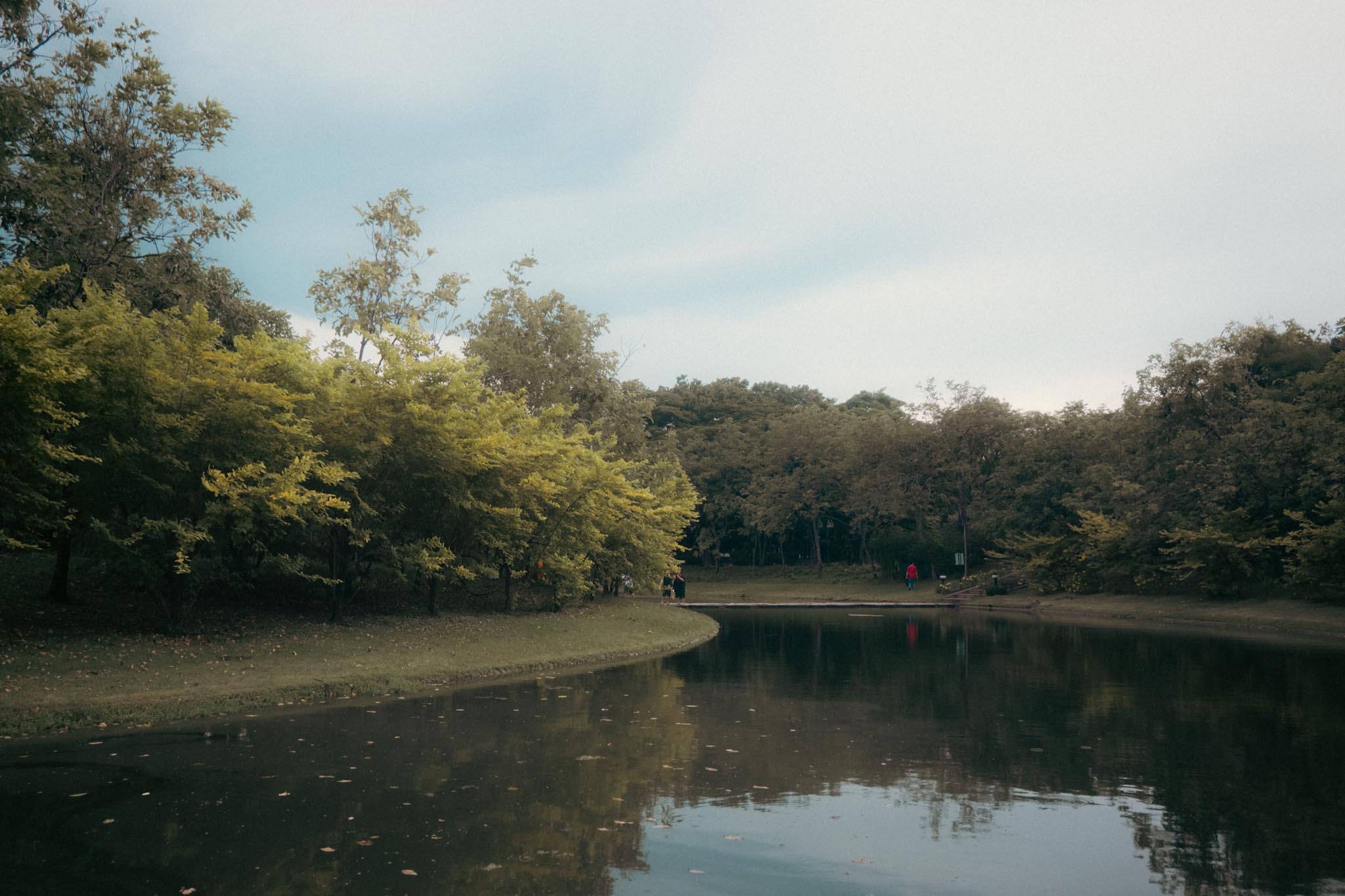 Talat Noi flea market